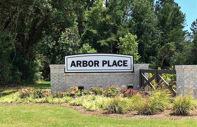 5733 Danbury Blvd in Milton, FL - Building Photo - Building Photo