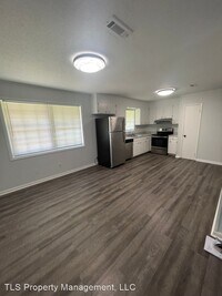 409 Springdale Dr photo'