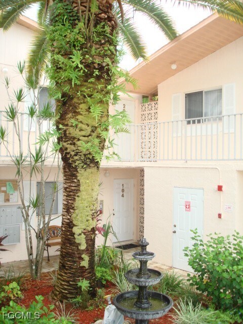 8140 Country Rd in Ft. Myers, FL - Building Photo - Building Photo