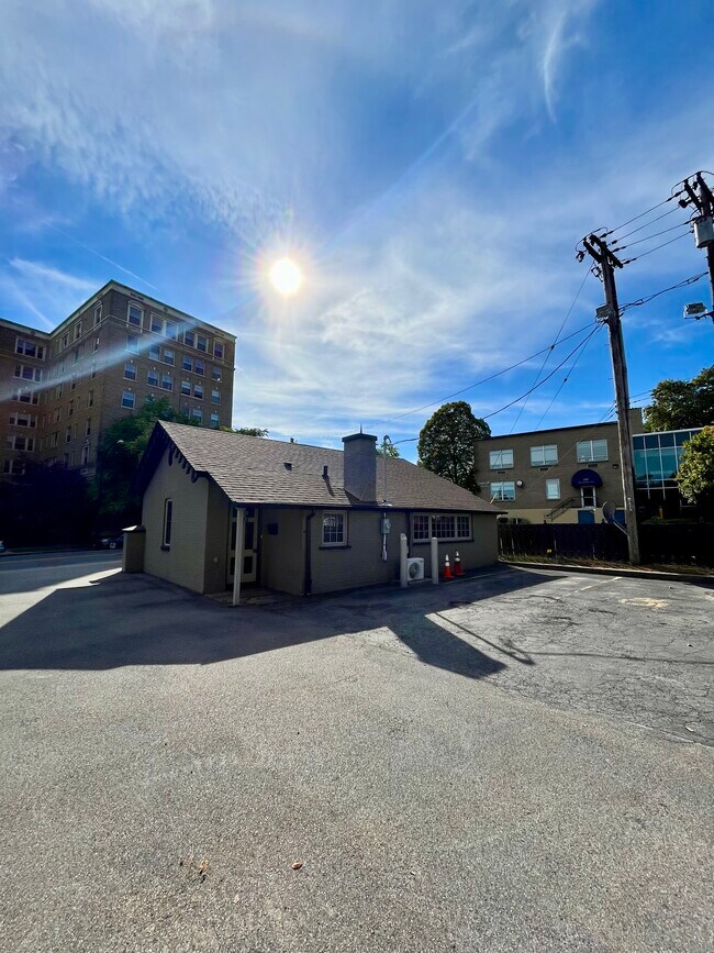 104 Linwood Ave, Unit 1 in Buffalo, NY - Foto de edificio - Building Photo