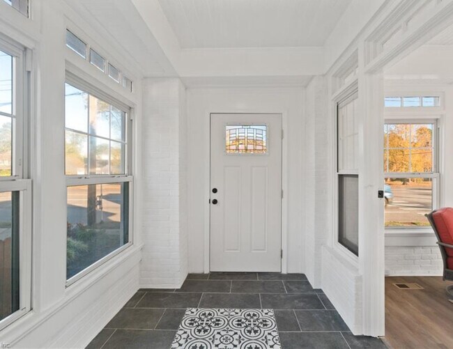 6203 Hampton Blvd in Norfolk, VA - Building Photo - Building Photo