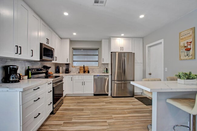 2632 Madison St in Hollywood, FL - Building Photo - Building Photo