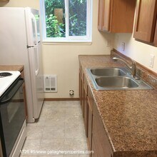 1726 NW 62nd St in Seattle, WA - Foto de edificio - Building Photo