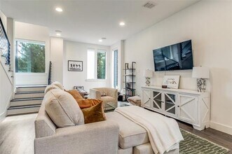 1961 Dowgate Ct in Dallas, TX - Building Photo - Building Photo
