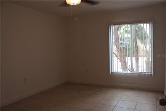 3832 N Lake Dr in Tampa, FL - Building Photo - Building Photo