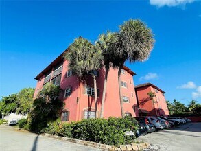 660 Tennis Club Dr in Fort Lauderdale, FL - Building Photo - Building Photo