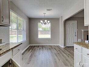 106 Highland St in Texas City, TX - Building Photo - Building Photo