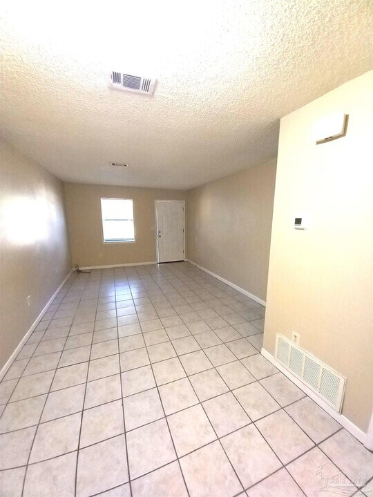 11 N Stillman St in Pensacola, FL - Building Photo