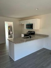 32 Constitution Ave in Defuniak Springs, FL - Building Photo - Building Photo