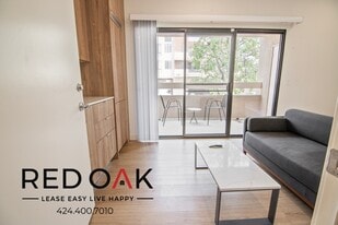 7810 Topanga Canyon Blvd, Unit 102C in Los Angeles, CA - Building Photo