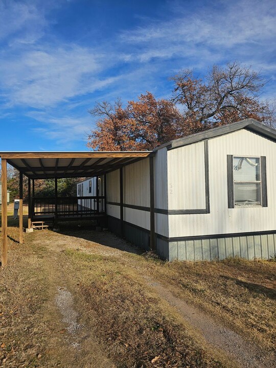 21186 SE 29th St in Harrah, OK - Building Photo