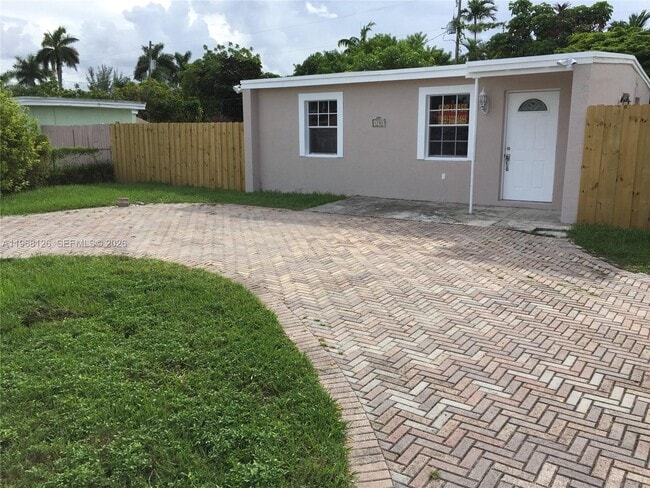 4700 SW 97th Ave in Miami, FL - Building Photo - Building Photo