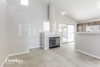 2114 W San Miguel Ave in North Las Vegas, NV - Building Photo - Building Photo