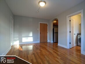 560 W Arlington, Unit 607 in Chicago, IL - Foto de edificio - Building Photo