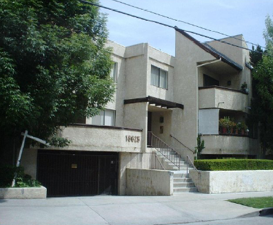 Clark Apartments in Tarzana, CA - Building Photo - Building Photo