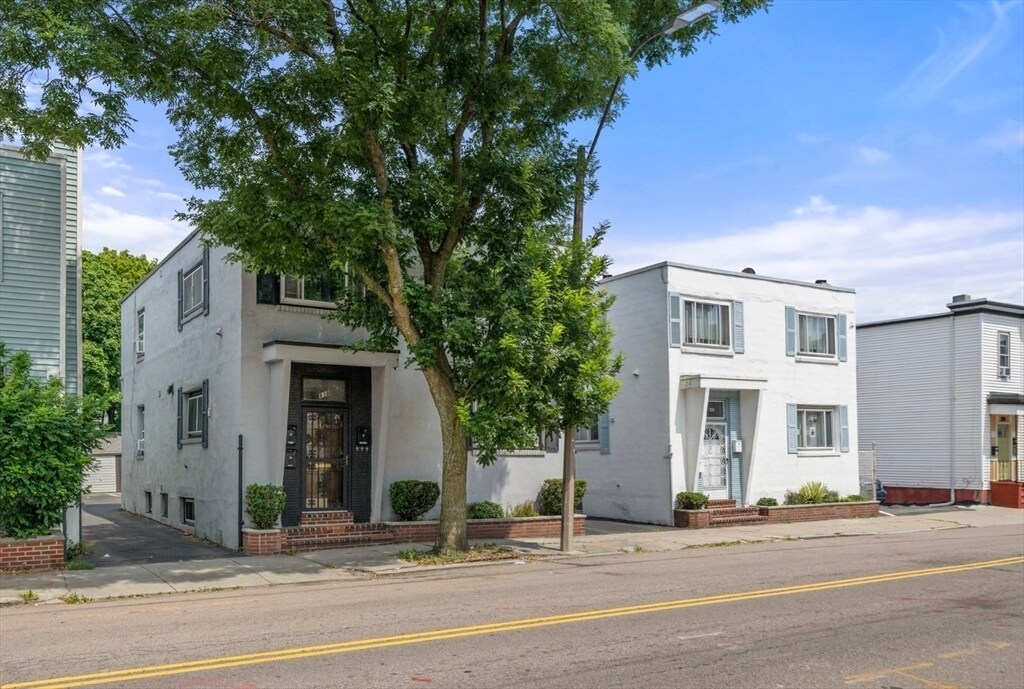 838 Saratoga St in Boston, MA - Building Photo