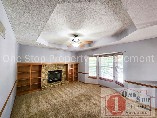208 S Huntsman Blvd in Raymore, MO - Building Photo - Building Photo
