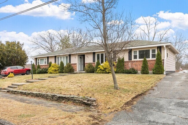 45 Kinglet Dr in Shrewsbury, MA - Building Photo - Building Photo