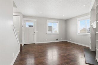 456 Surrey Hill Way in Rochester, NY - Building Photo - Building Photo