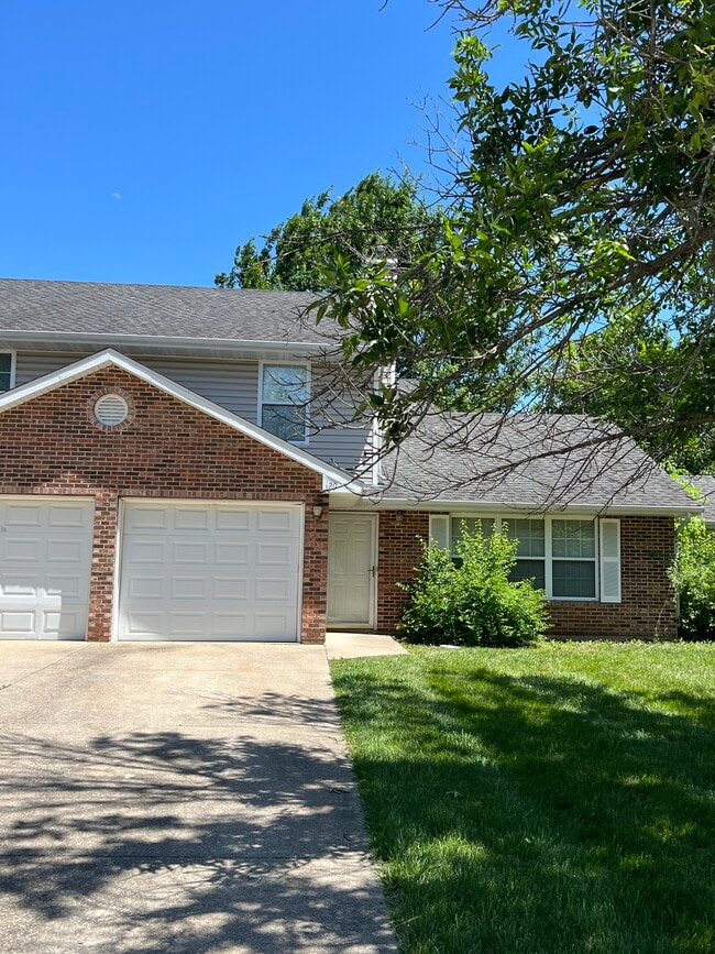 20 Yorkshire Dr in Columbia, MO - Building Photo - Building Photo