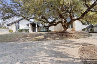 1141 Forest Grove Dr in Waco, TX - Foto de edificio - Building Photo