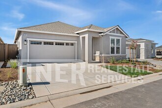 2401 Longmire Lp in Roseville, CA - Building Photo - Building Photo