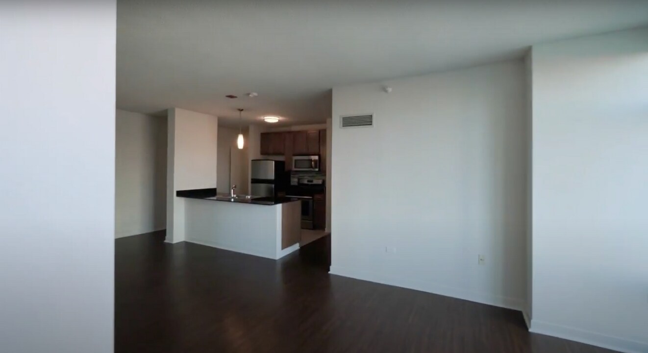 579 W Kinzie St in Chicago, IL - Foto de edificio