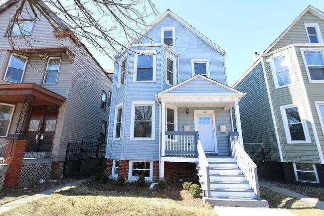 2218 Lawndale Ave, Unit 2 in Chicago, IL - Building Photo - Building Photo