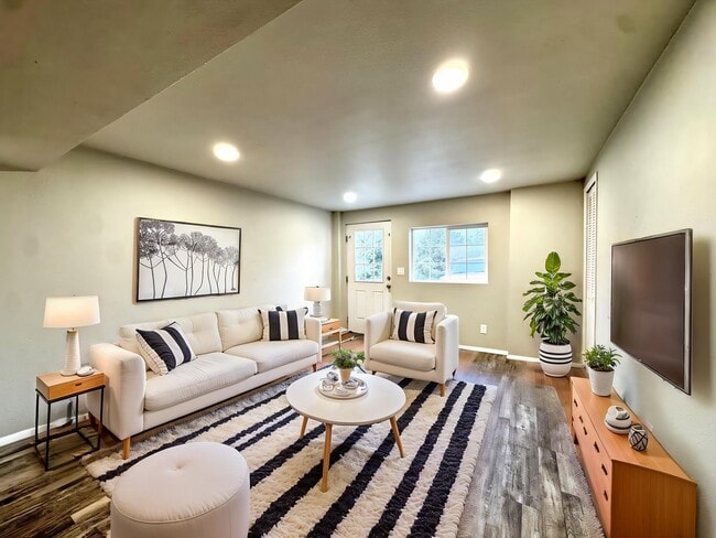 806 Paradise Ln in Colorado Springs, CO - Building Photo - Building Photo