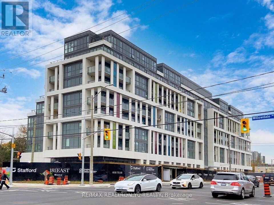 181-181 Sheppard Ave E in Toronto, ON - Building Photo