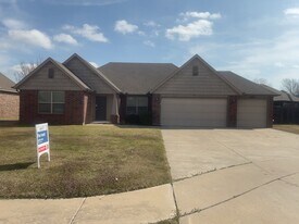 13505 S Oak St in Glenpool, OK - Building Photo