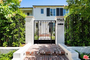 9565 Charleville Blvd in Beverly Hills, CA - Building Photo