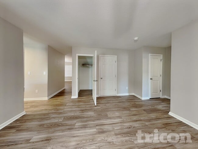 2831 Village Center Dr in Dallas, NC - Building Photo - Building Photo