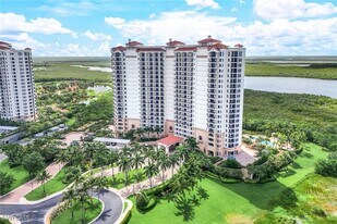 1060 Borghese Ln in Naples, FL - Building Photo