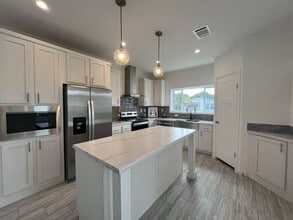 557 Bimini Cay Cir in Vero Beach, FL - Building Photo - Building Photo