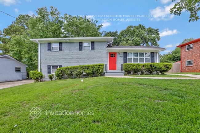 1607 W Austin Rd in Decatur, GA - Foto de edificio - Building Photo