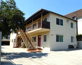 7011 Woodley Ave in Van Nuys, CA - Building Photo - Primary Photo