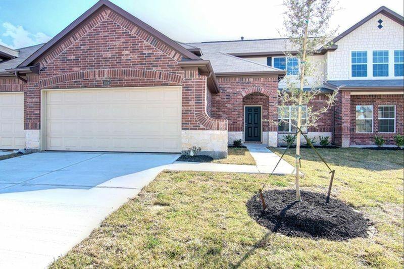 12238 Roy Mix Bohn Lane in Houston, TX - Foto de edificio