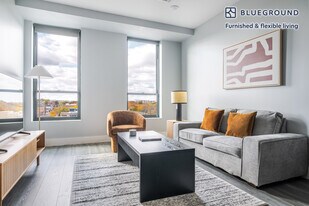 365 Western Ave in Boston, MA - Building Photo