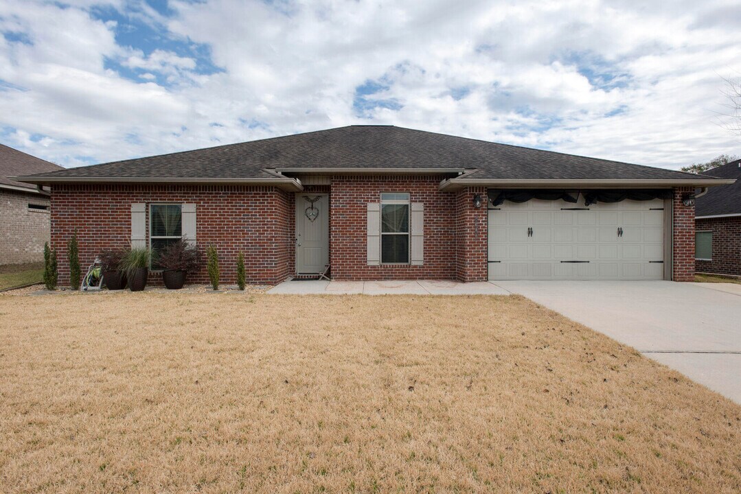 4600 Hermosa Rd in Crestview, FL - Building Photo