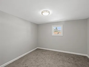 851 Lylesville St in Paris, KY - Building Photo - Building Photo