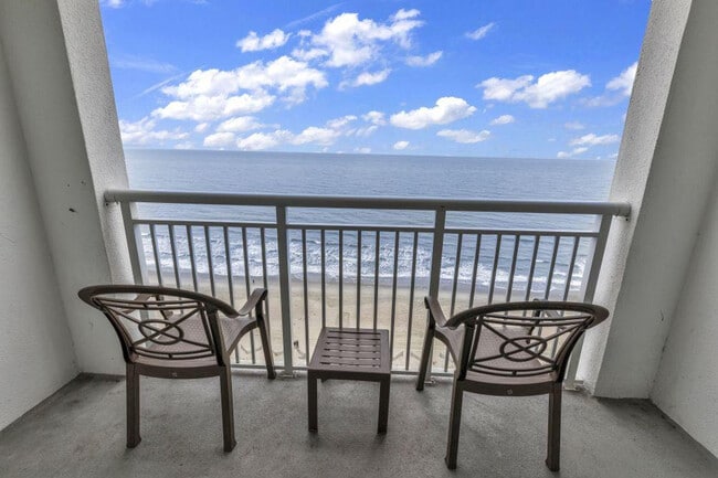 2000 N Ocean Blvd in Myrtle Beach, SC - Building Photo - Building Photo