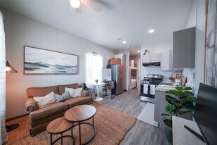 242 Ulrich Ln in Crosby, TX - Building Photo