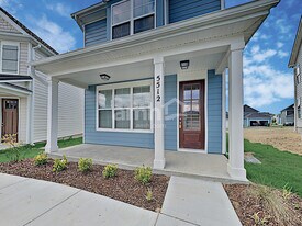 5512 Central Grove Sq in Nashville, TN - Building Photo