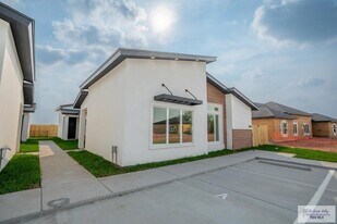 3604 Hidalgo Cir, Unit 4-230 in Brownsville, TX - Building Photo