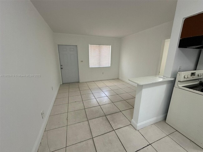 1280 NE 139th St in North Miami, FL - Building Photo - Building Photo