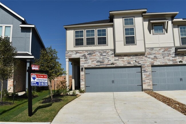 property at 5427 Holly Hvn Ct