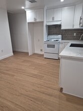 13538 Remington St in Pacoima, CA - Foto de edificio - Building Photo