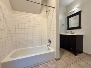 1719 William Howard Taft Rd in Cincinnati, OH - Foto de edificio - Building Photo