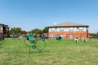 Kensington Park in Corinth, TX - Foto de edificio - Building Photo